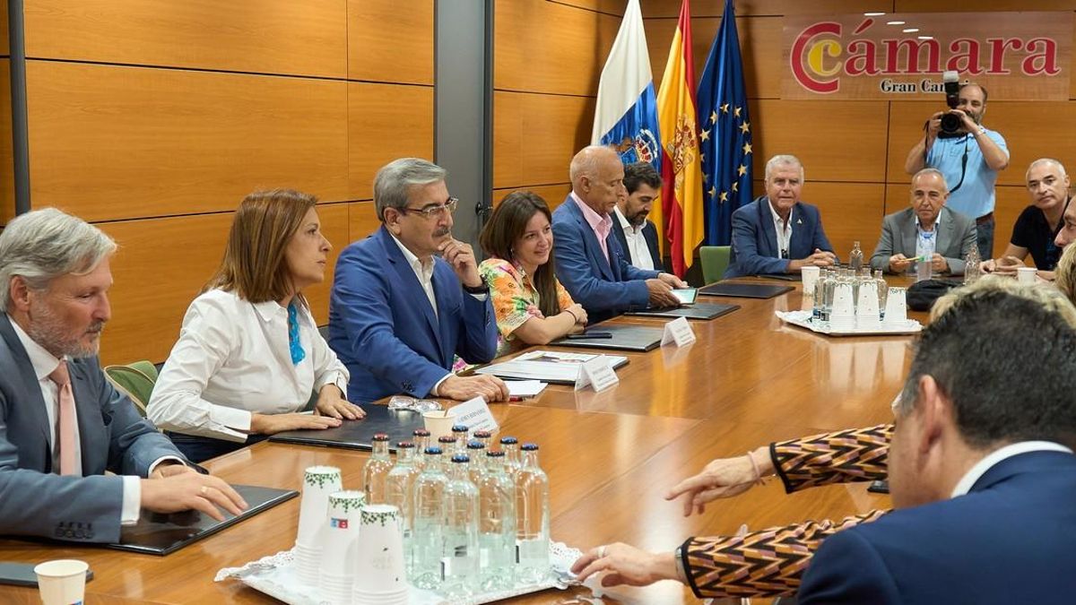 Román Rodríguez, en la reunión mantenida con la Cámara de Comercio de Gran Canaria.