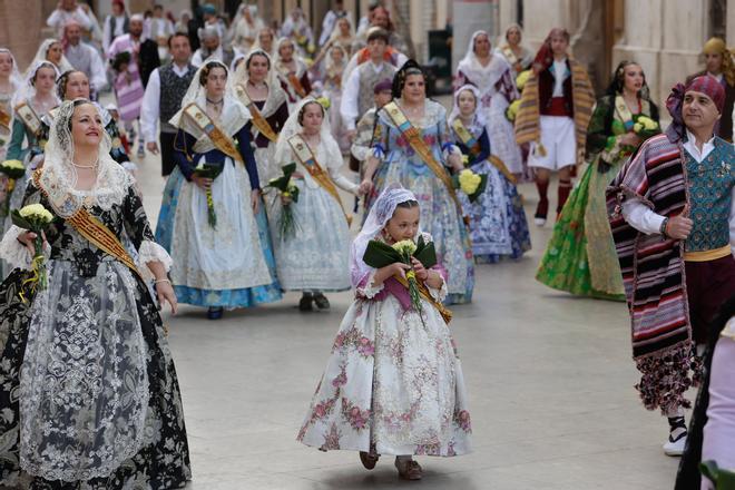 Todas las fotos de la Ofrenda del 18 de marzo por la calle San Vicente hasta la 17:30 horas