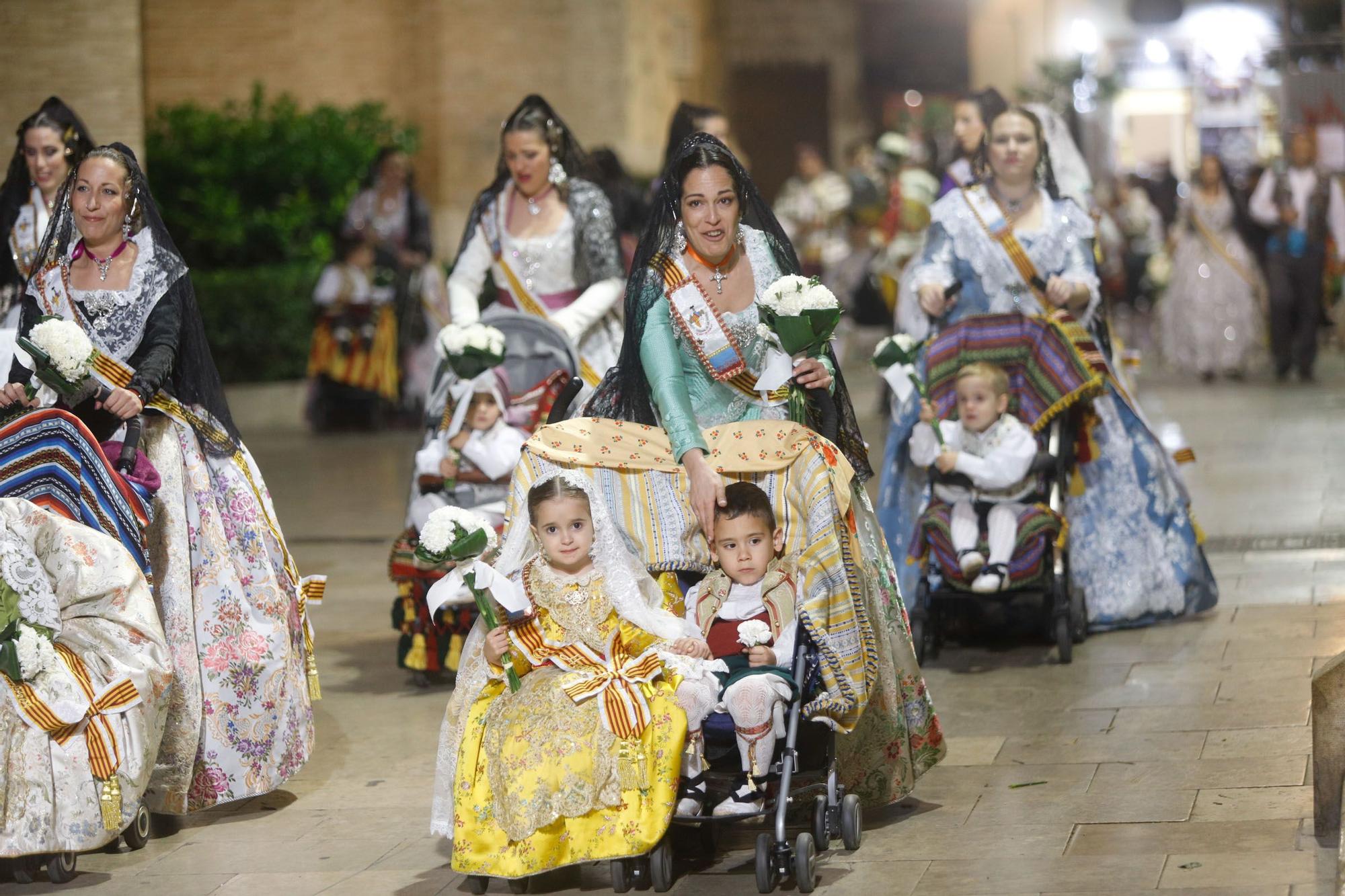 Búscate en el segundo día de la Ofrenda en la calle San Vicente entre las 22 y las 23 horas