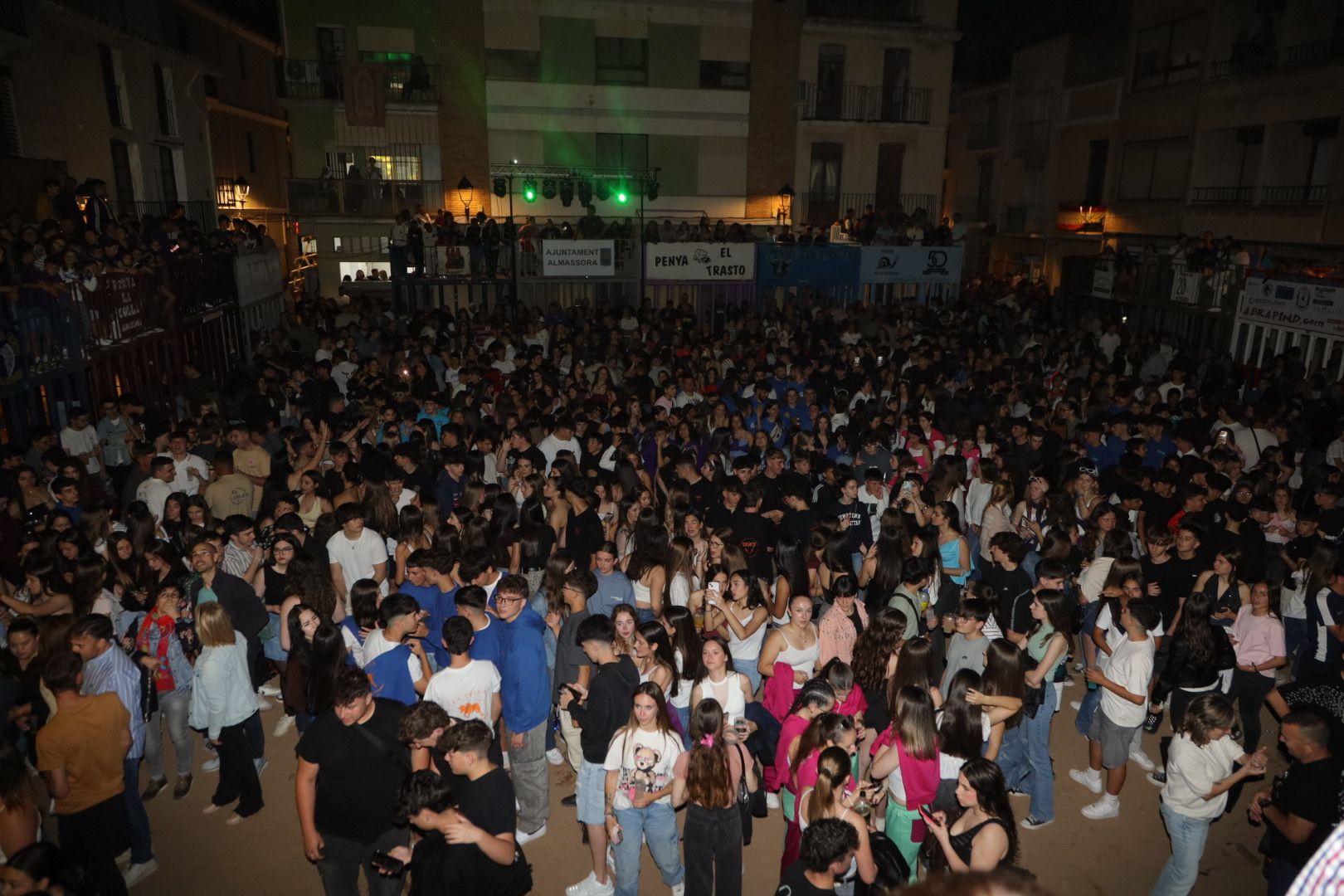 Galería de fotos: El Esclat de Festa inaugura por todo lo alto las fiestas de Almassora