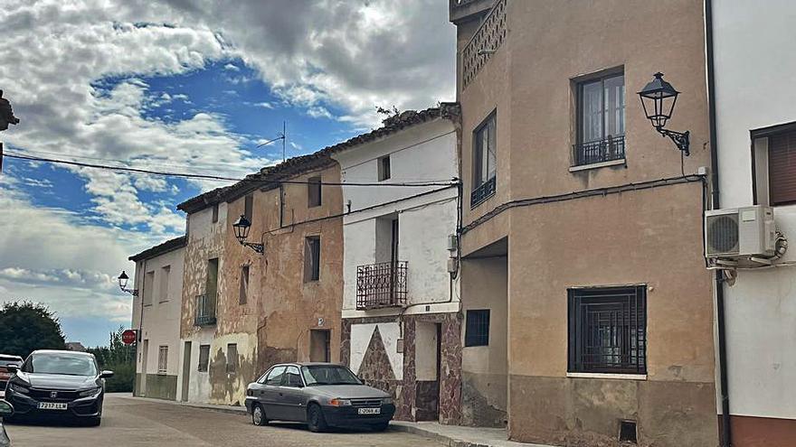 Las nuevas farolas led se aprecian ya en el centro del municipio. | SERVICIO ESPECIAL