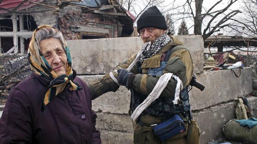 Ucrania pide el envío de cascos azules a la frontera con Rusia