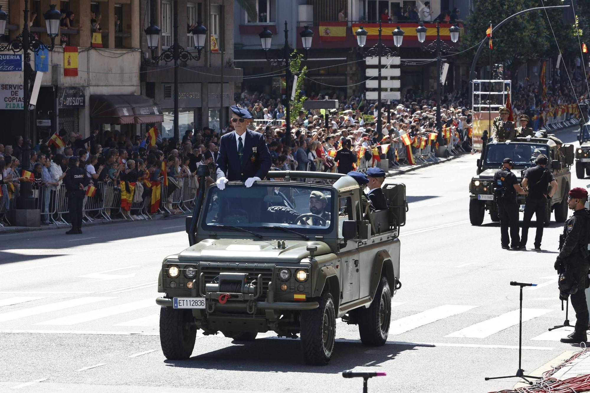 EN IMÁGENES: Así fue el multitudinario desfile en Oviedo por el Día de las Fuerzas Armadas