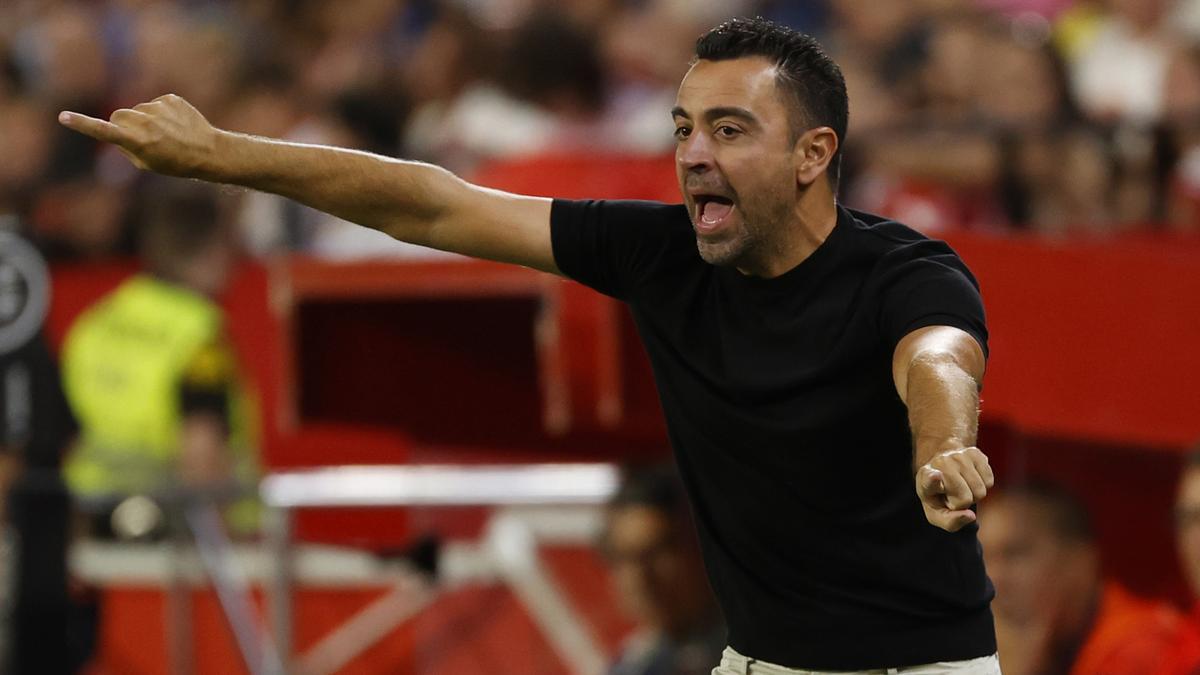 Xavi Hernández, entrenador del FC Barcelona, durante el partido de La Liga con el Sevilla FC