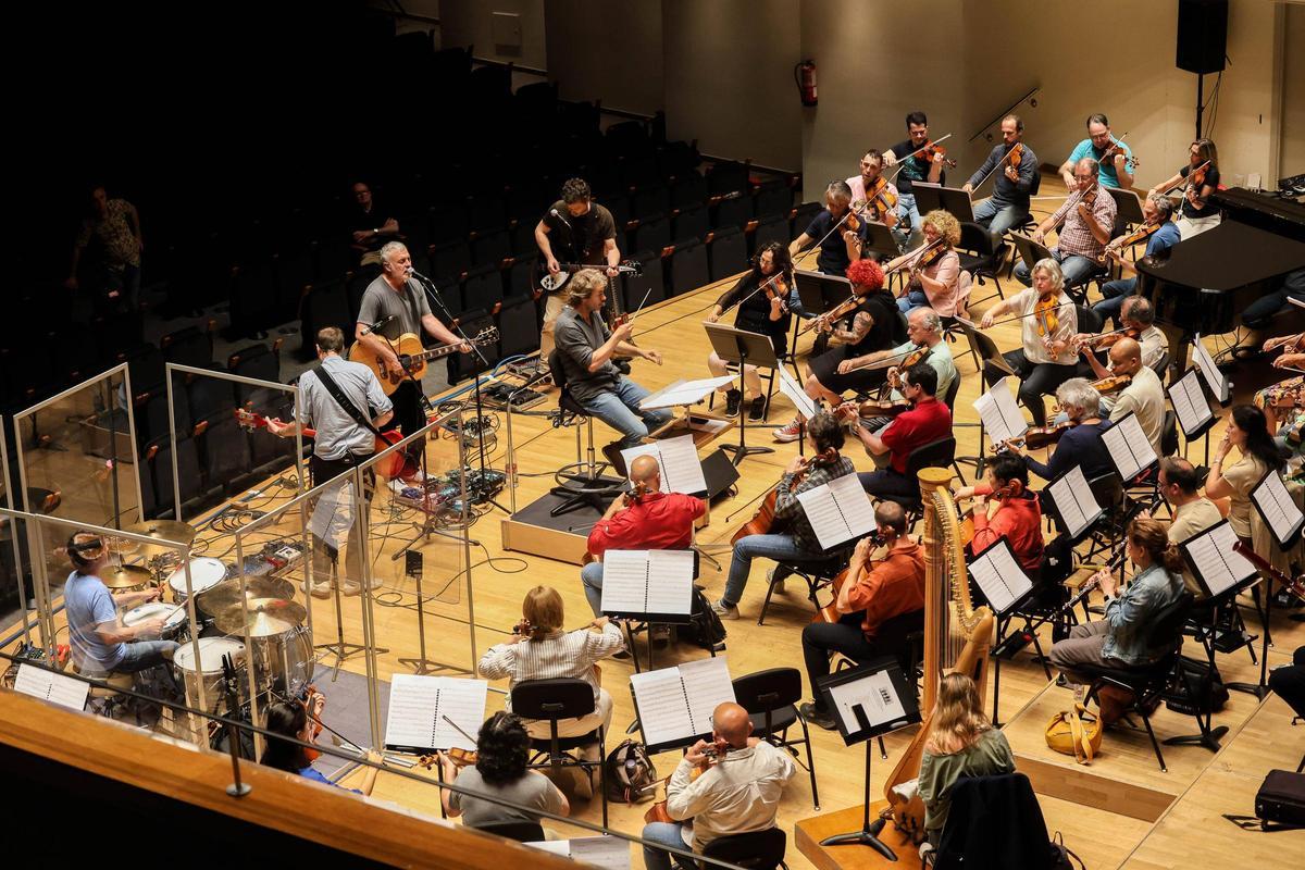 La Habitación Roja y la Orquesta de València.