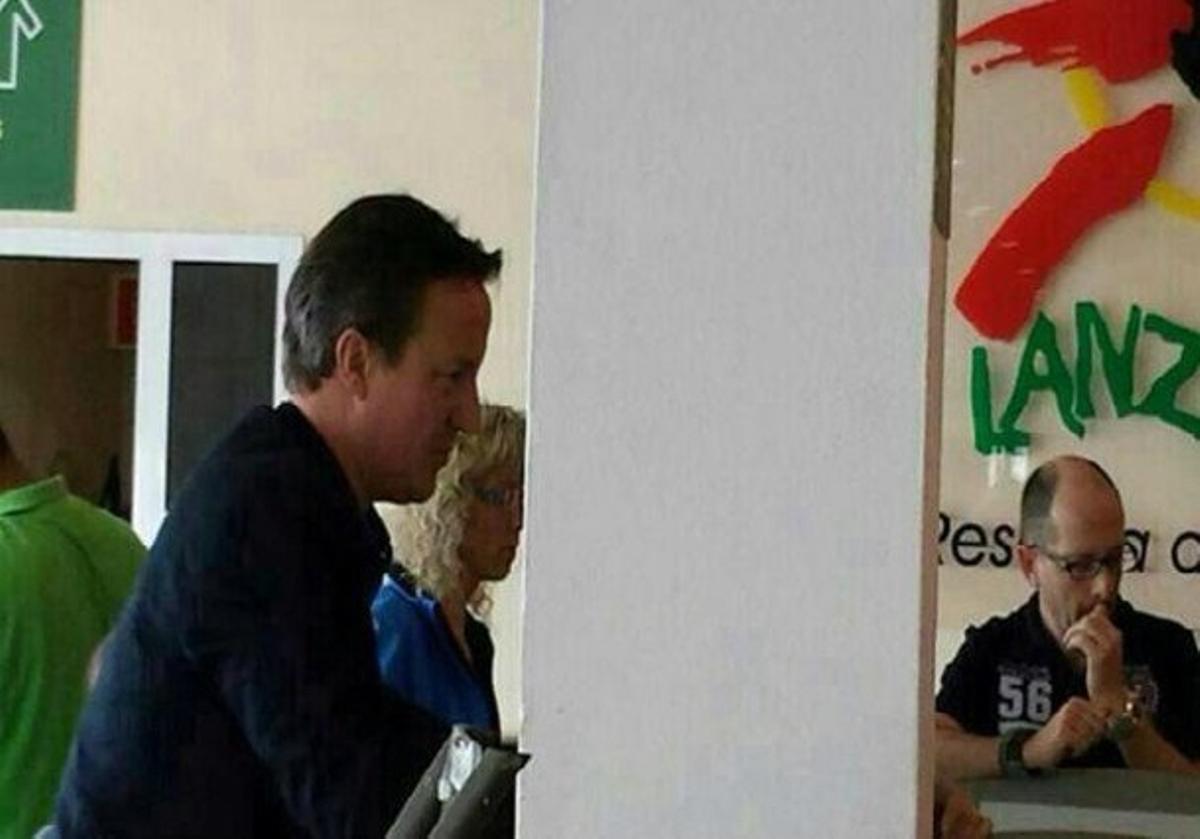 David Cameron arriba a Lanzarote per passar la Setmana Santa. David Cameron arriba a Lanzarote per passar la Setmana Santa.