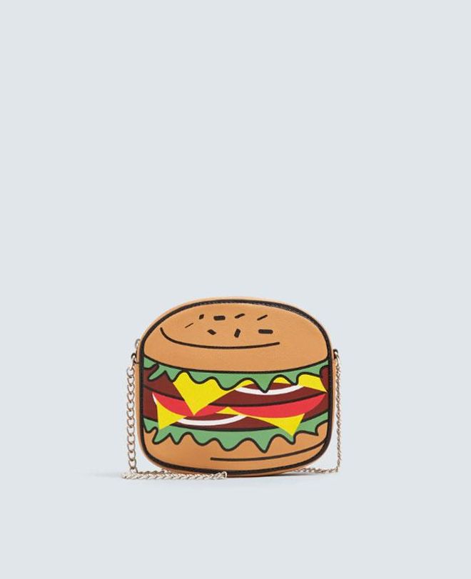 Bandolera con forma de Hamburguesa de Pull & Bear
