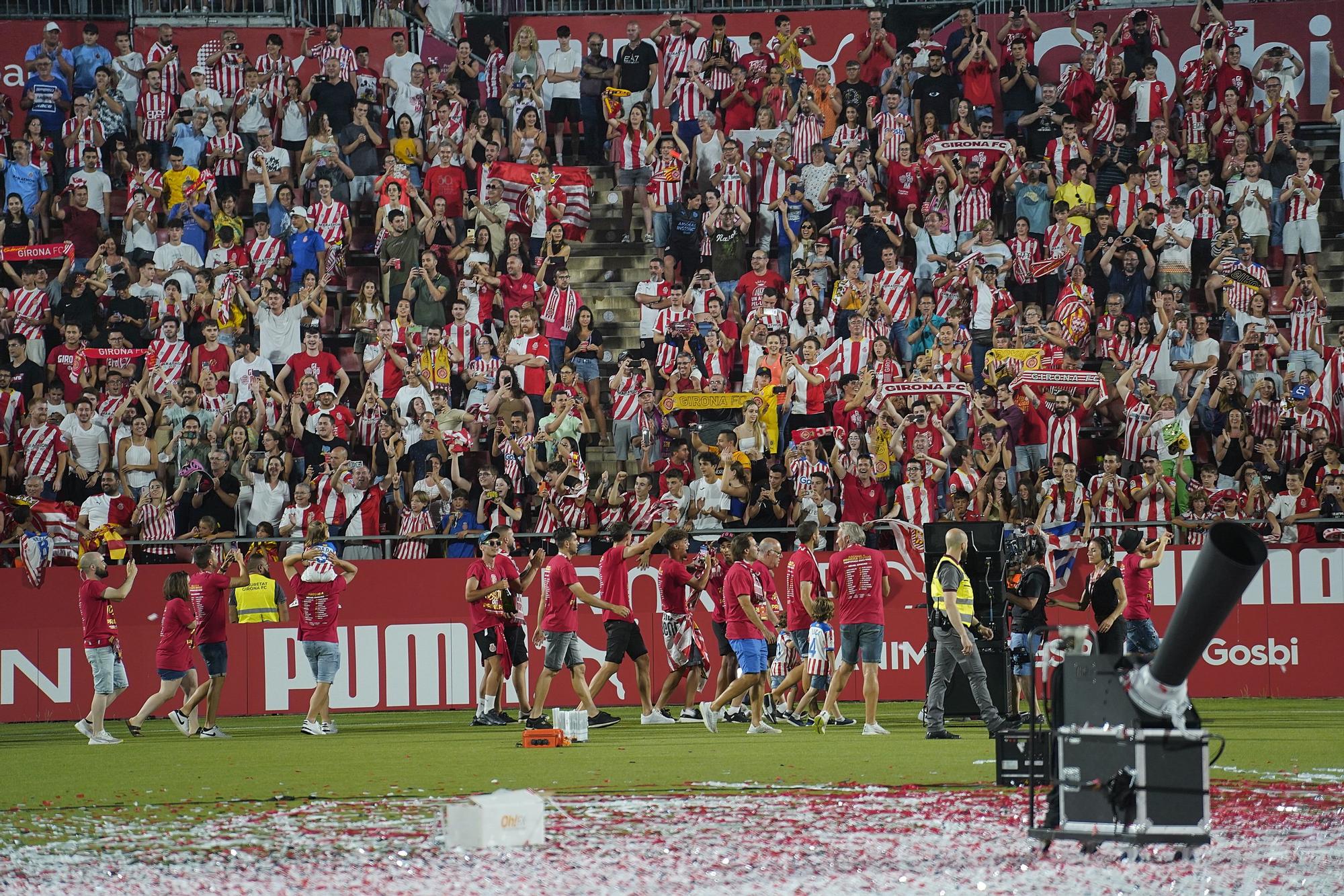 Les millors imatges de la rua de celebració del Girona i el Bàsquet Girona