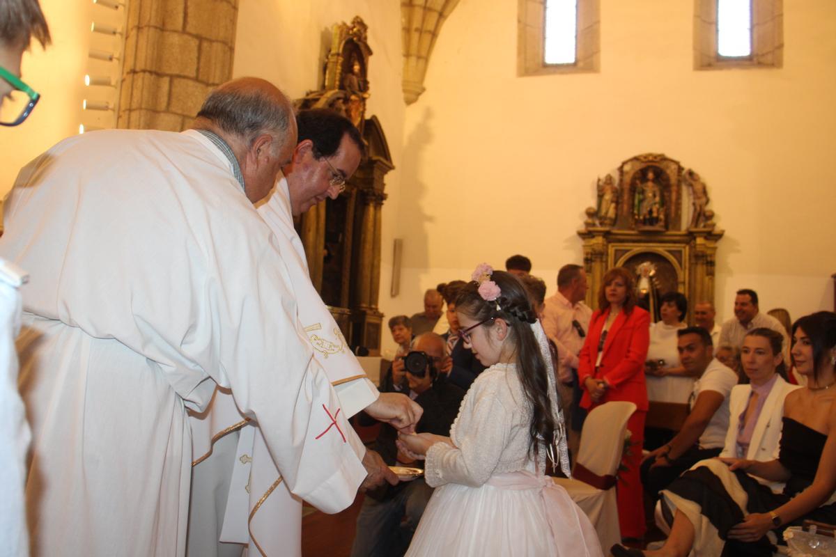 Los niños de Puebla reciben su Primera Comunión