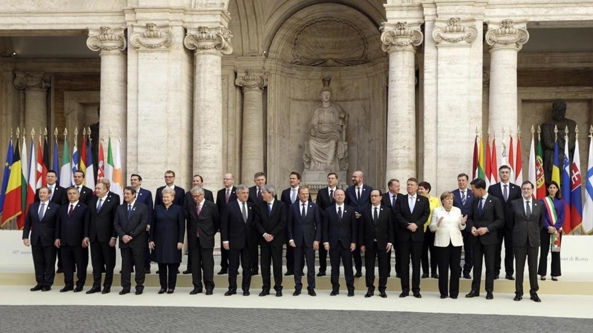 Los líderes de la UE posan en Cortile di Michelangelo, Roma
