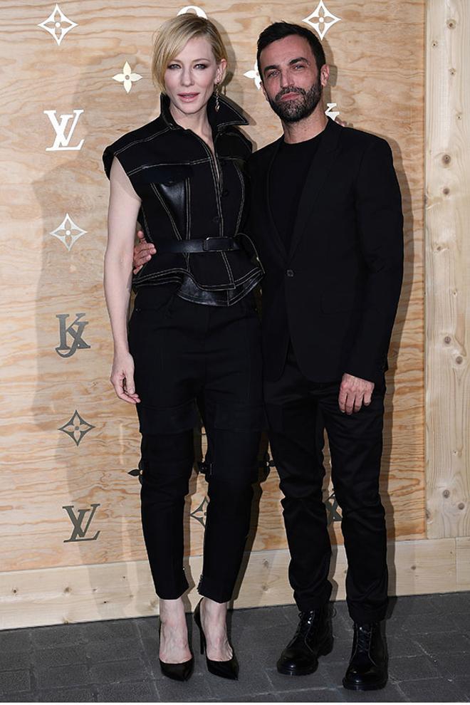 Cate Blanchett y el director creativo de Louis Vuitton, Nicolas Ghesquière