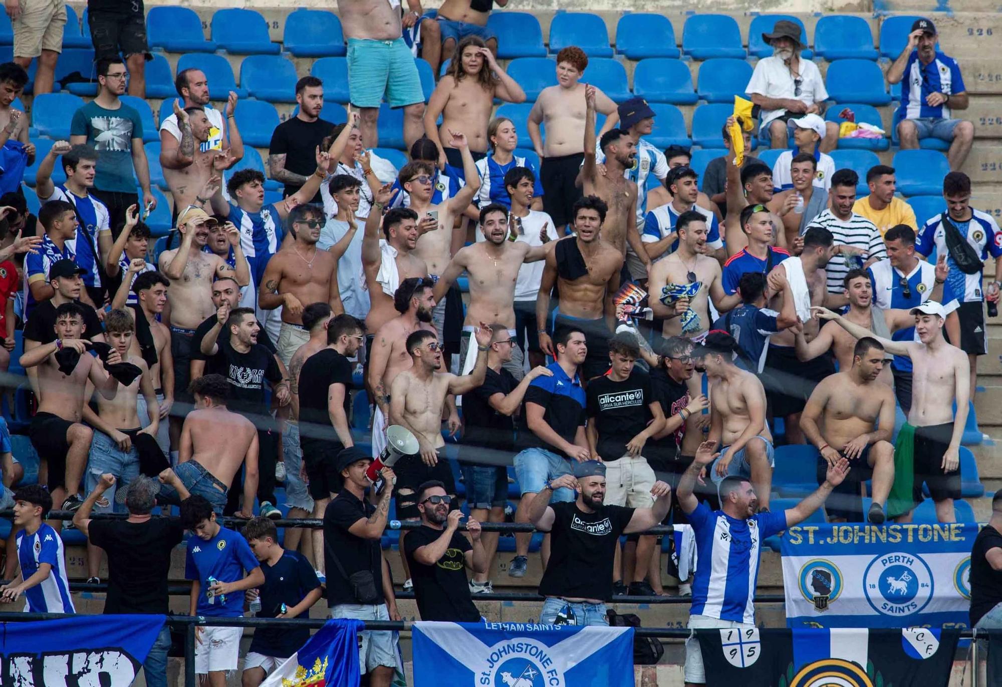 El Hércules celebra el 50 aniversario del Rico Pérez ganando el Trofeo Ciudad de Alicante ante el Alavés