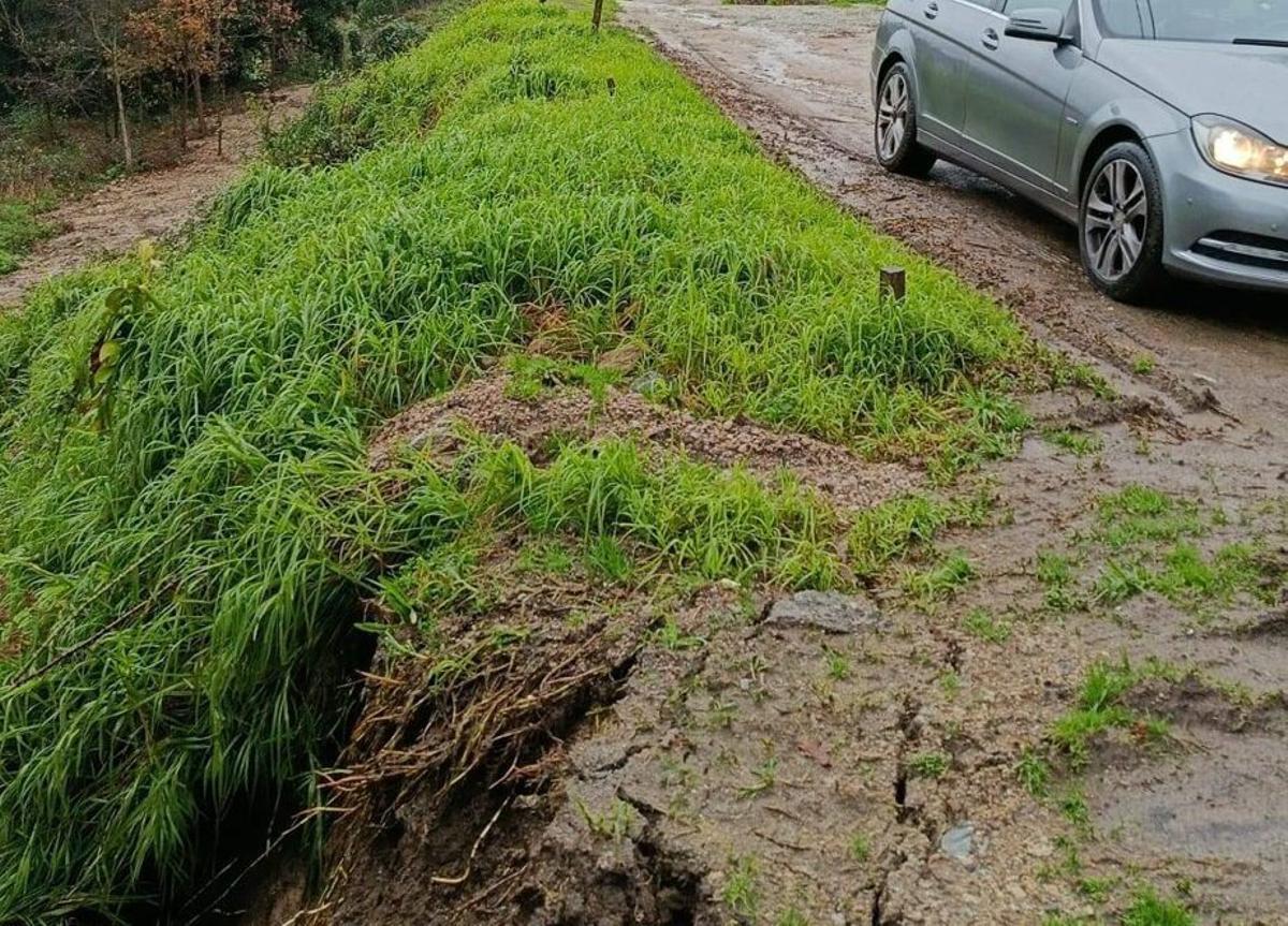 Daños por las borrascas en la subida a A Torre de Meira. | S.Á.