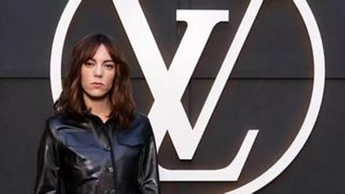 Vicky Luengo deslumbra en el desfile de Louis Vuitton en Aviñón previo a la cita en el Castell de Bellver