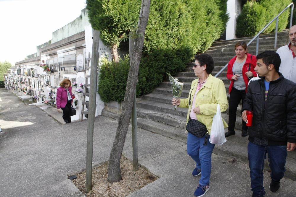 Día de Difuntos en el cementerio de Ceares, Gijón