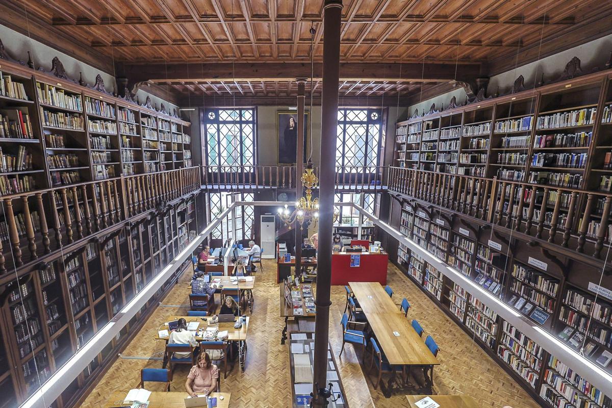 Imagen de la biblioteca de Cort.