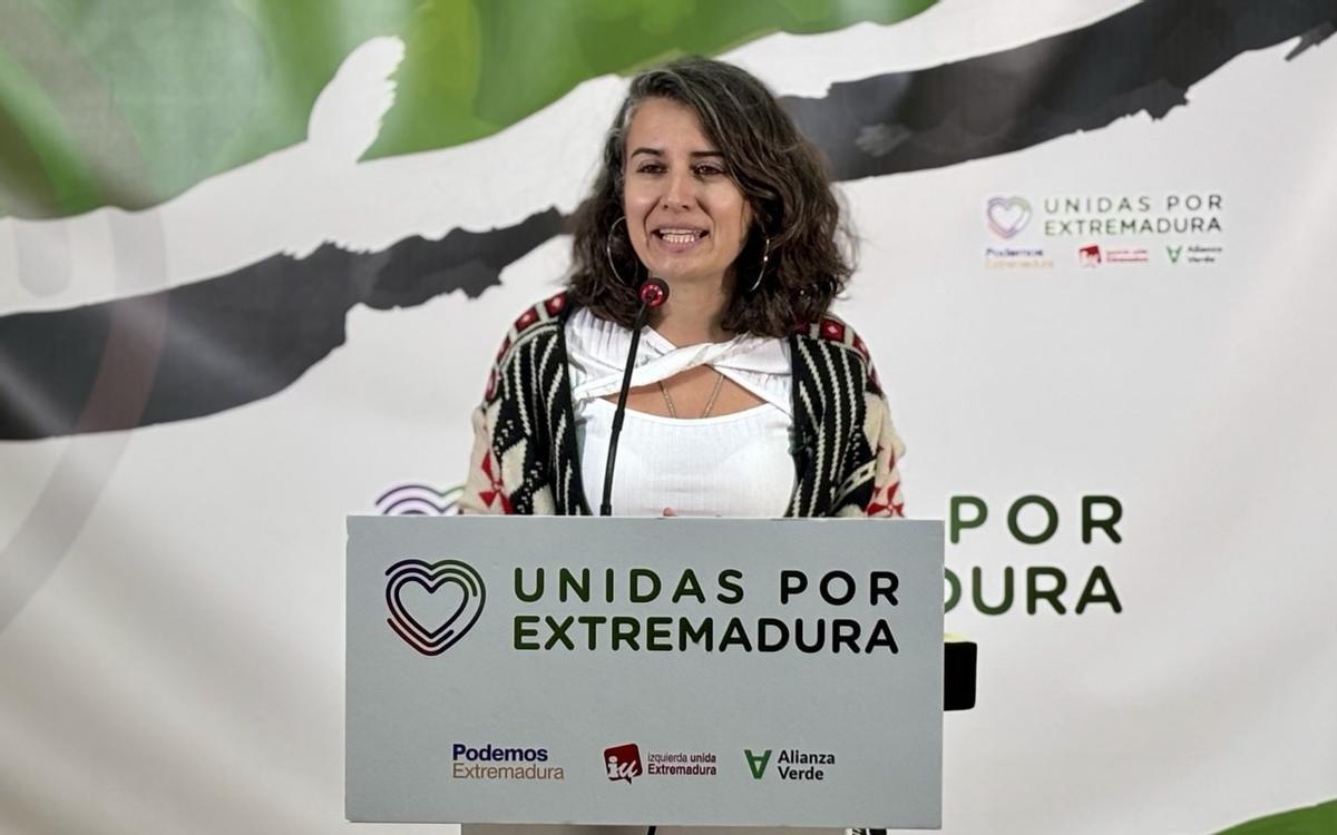 La portavoz de Unidas por Extremadura, Irene de Miguel, este lunes en Mérida.