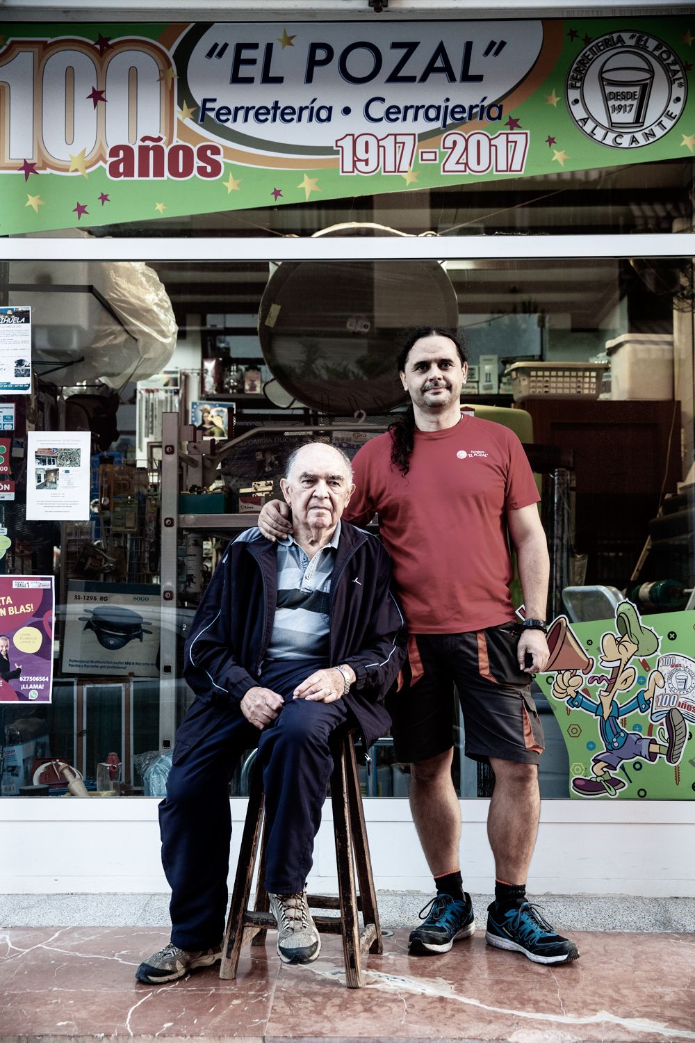 Tiendas centenarias que lo resisten todo en Alicante