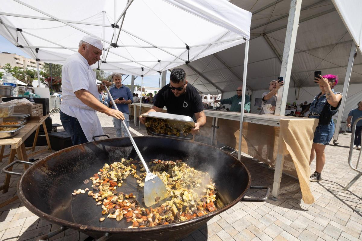 Descubre todas las fotos de la III Feria de la patata ibicenca
