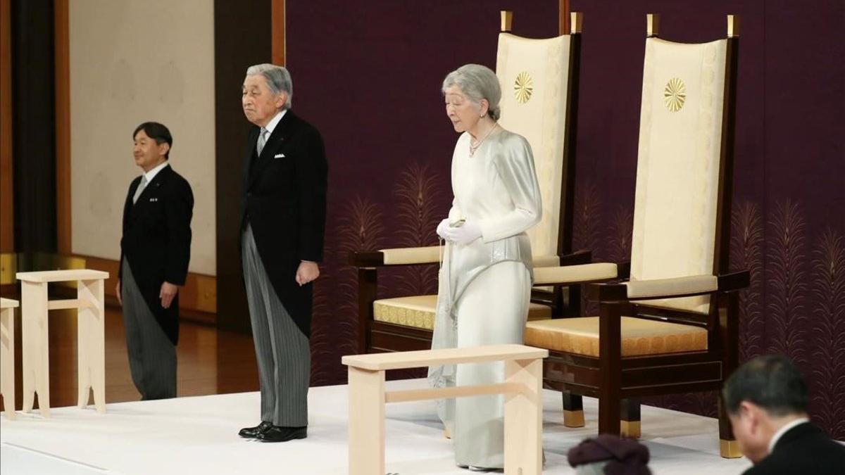 El emperador Akihito durante su ceremonia de abdicación.