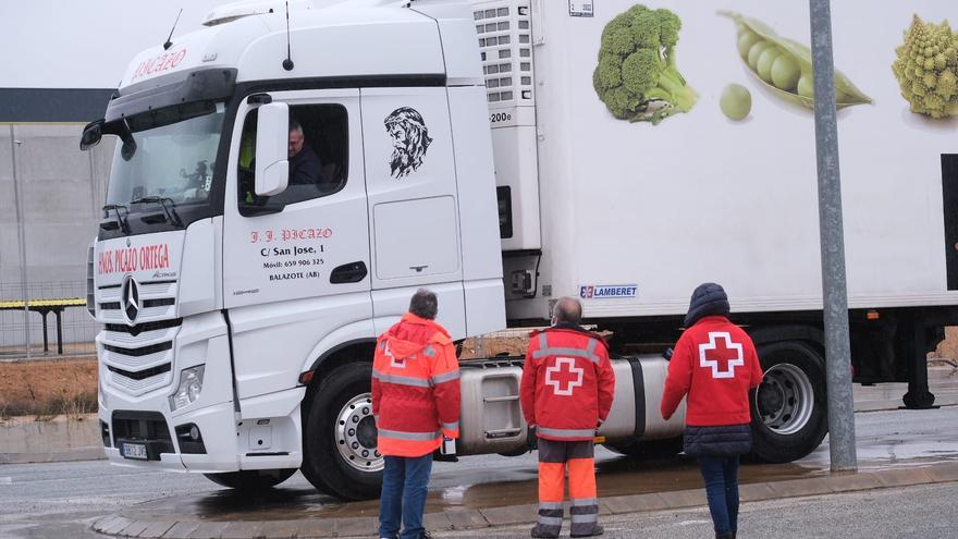 La nieve mantiene a 300 camiones bloqueados en Villena