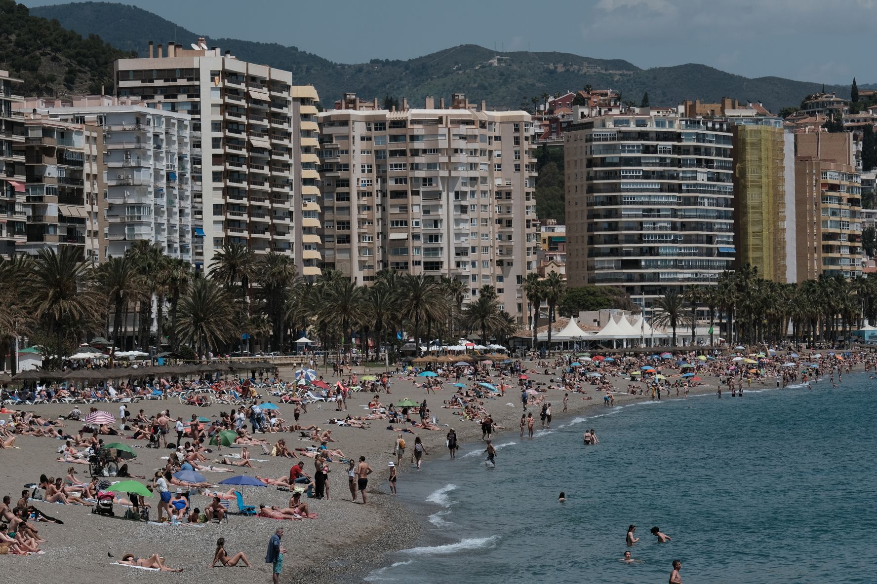 Día de sol y playa en el puente de mayo en Málaga