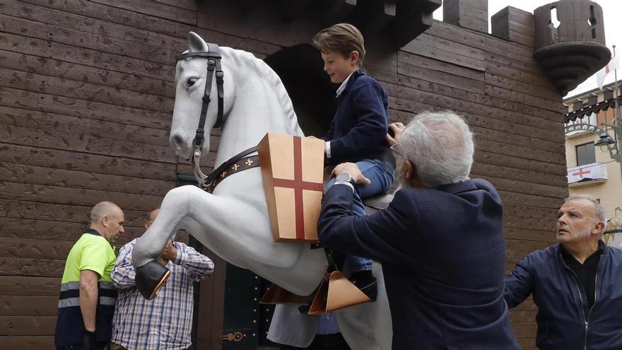 Imágenes del nuevo caballo de Sant Jordi