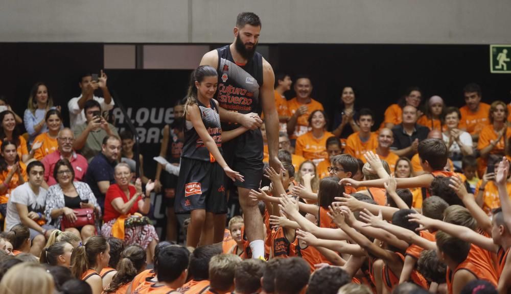 Acto de presentación de las camisetas del Valencia Basket