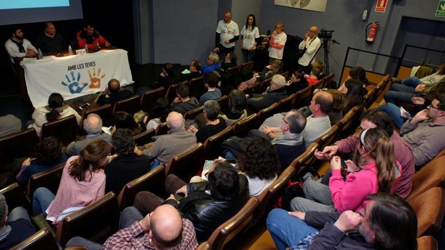 La sala de La Cate s&#039;ha omplert en la presentació.