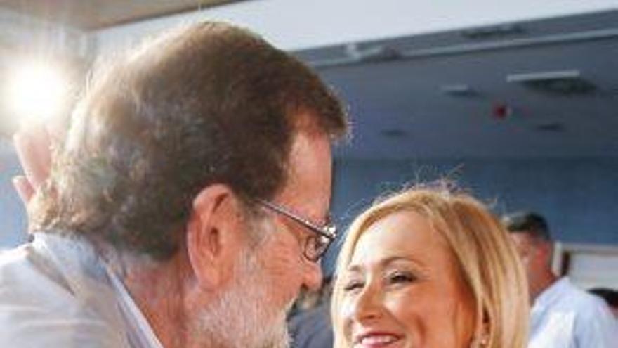 Rajoy saluda la presidenta de la Comunitat de Madrid, Cristina Cifuentes