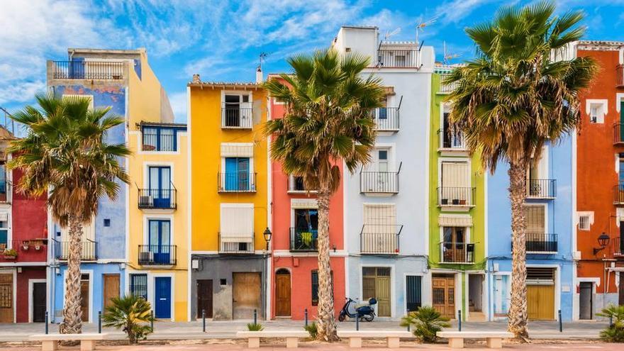 Las características casas de colores de La Vila.