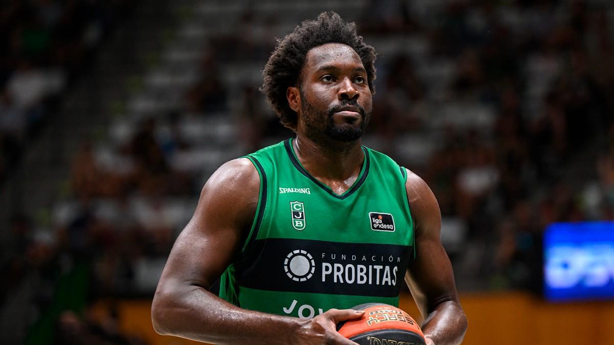 Chinanu Onuaku rescindió con el Joventut