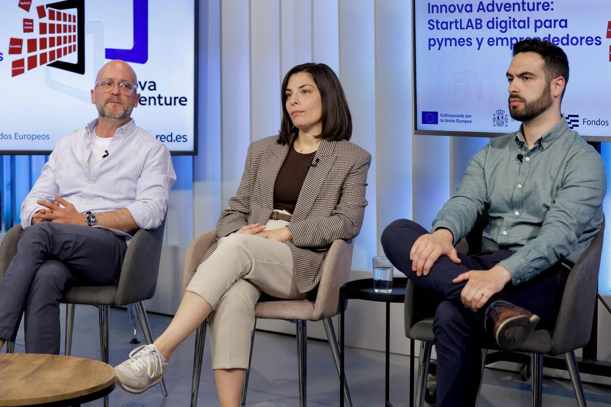 Orfeo Balboa, Inversor en startups de impacto en First Drops VC; Lucía Calabria, subdirectora de emprendimiento tecnológico en València Innovation Capital; y Miguel Ángel Díez, Founder &amp; CEO de Startups Institute.