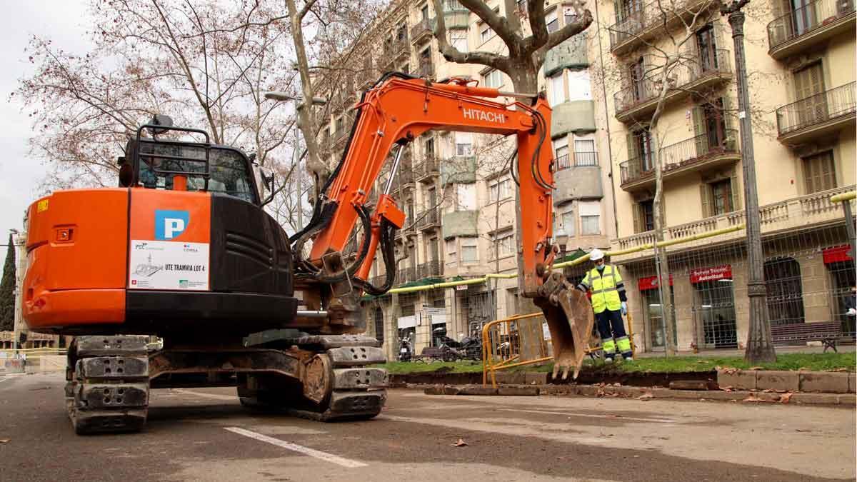 Inicio de las obras en la Diagonal de Barcelona para la conexión de los tranvías. Las imágenes corresponden al tramo entre Roger de Flor y València.