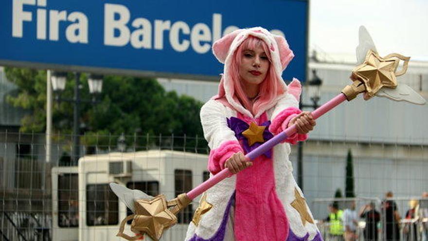 Una noia &#039;cosplaiada&#039; d&#039;un personatge de &#039;League of Legends&#039;, al 25è Manga Barcelona.