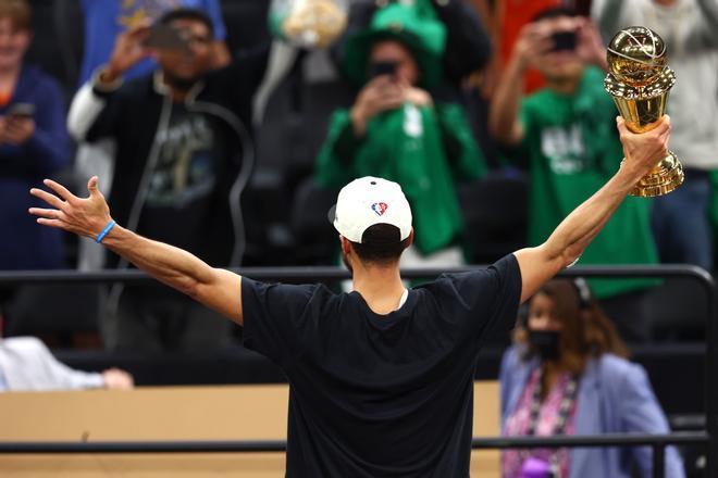 ¡Así celebraron los Warrios el título de la NBA!