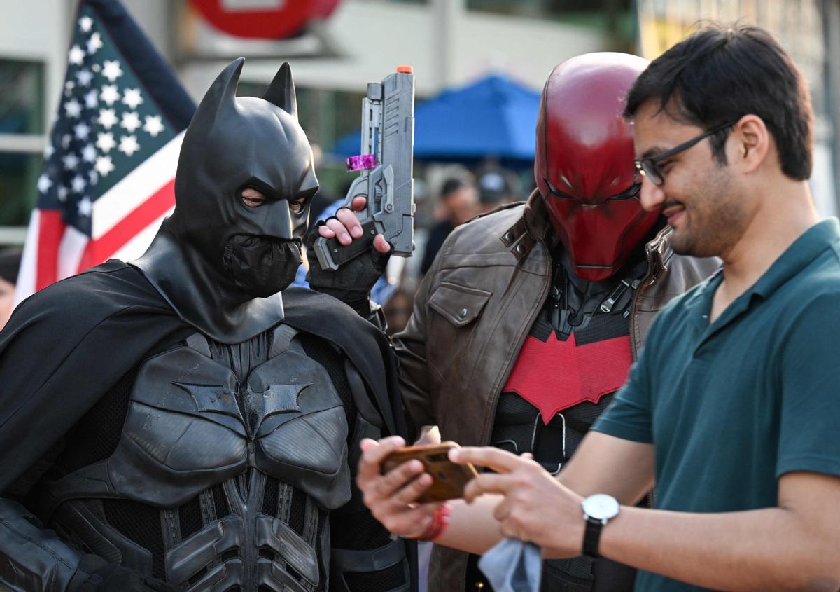 Asistentes, disfrazados, al Comic-con de San Diego