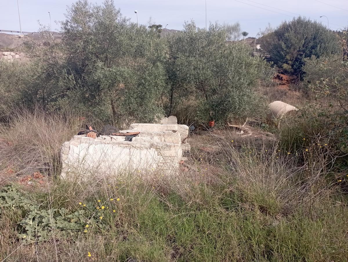 Materiales para la construcción de la hiperronda, esta semana, en el parque periurbano de La Virreina