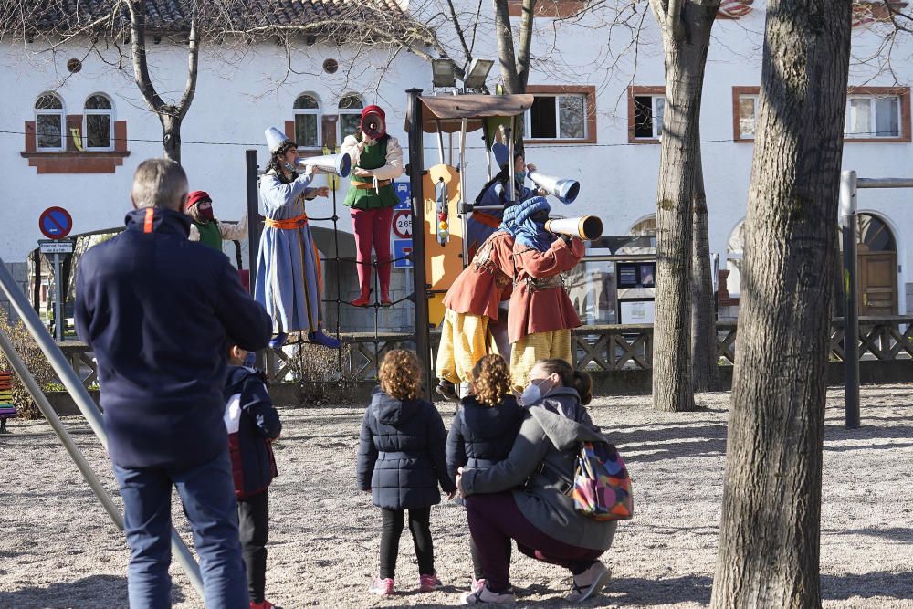 Els patges reials porten la màgia als barris de Girona