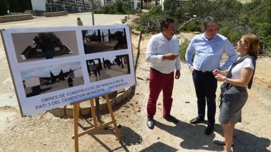 Cuesta, Peris y Pastor ayer en la visita al inicio de las obras.