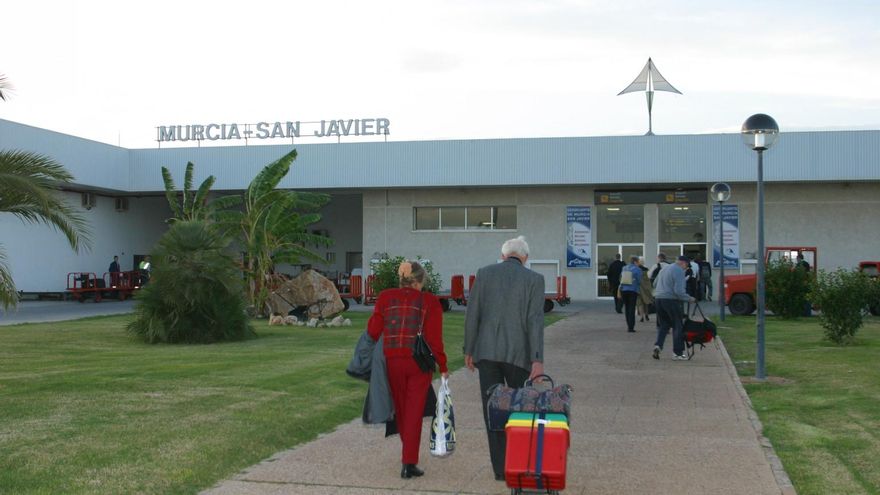 El aeropuerto de San Javier acogerá un vivero de empresas de tecnología por satélites
