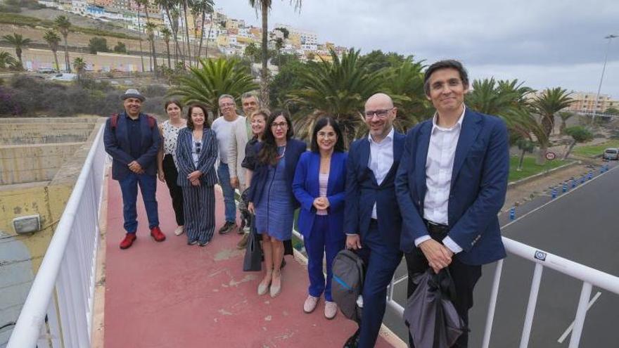 Darias recorre el Guiniguada con el jurado que elegirá el proyecto final