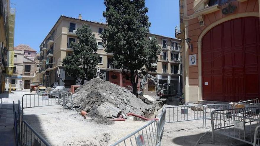 Aspecto de las obras municipales en la plaza de San Francisco, ayer.