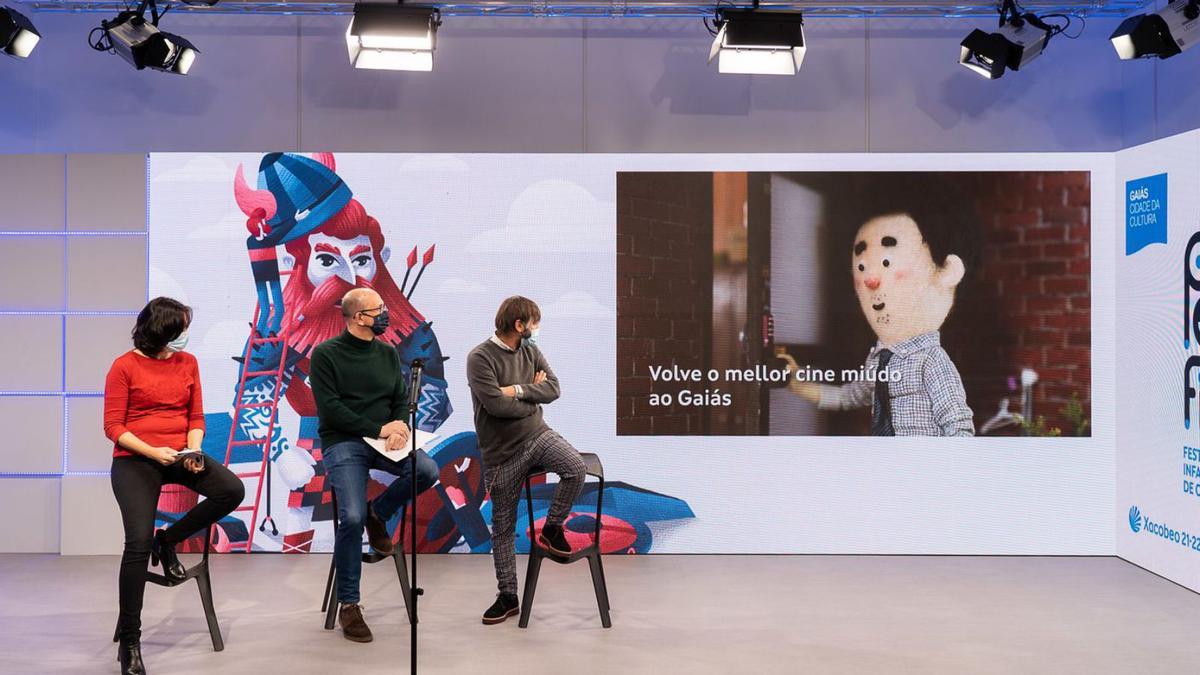 Desde la izquierda, Ana Isabel Vázquez, Anxo Lorenzo y Jorge Rivero, en la presentación. |   // FDV