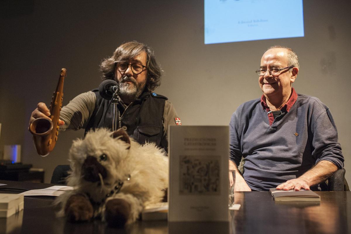 Chesi, junto al periodista Paco Sarria, en una presentación.