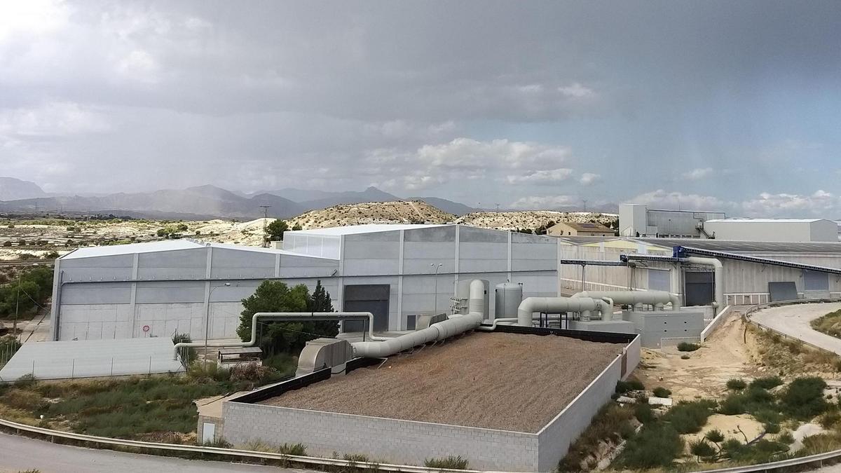 El Consorcio de Residuos aporta esta foto para que se puedan ver las medidas aplicadas para reducir los olores en la planta