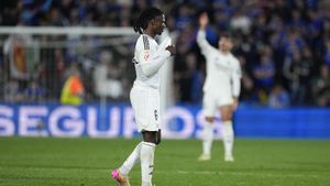 Eduardo Camavinga se retira del campo en el partido que jugaron Real Madrid y Getafe en el Coliseum Alfonso Pérez