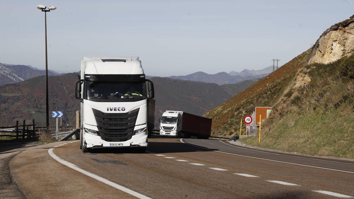 Tráfico en la carretera de Pajares.