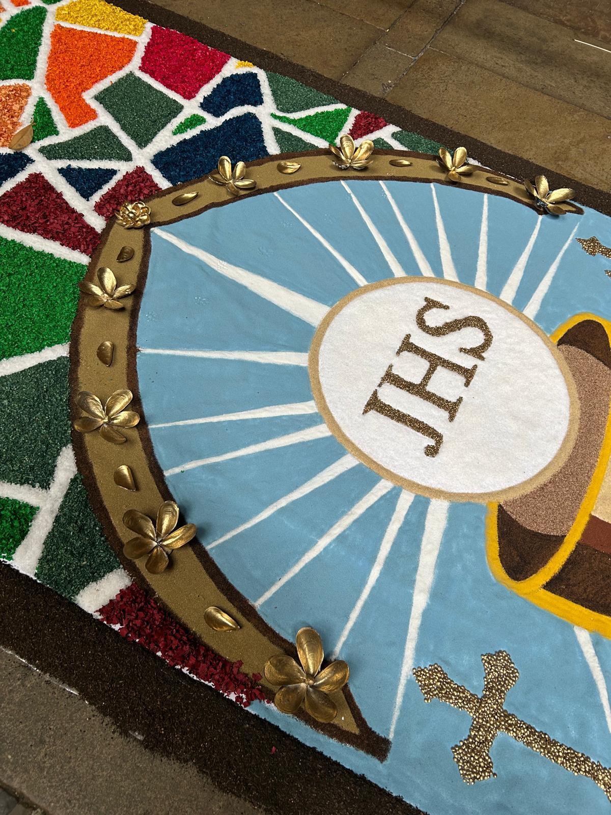Conchas desde Bueu para elaborar en Barcelona una alfombra para recibir al Papa León XIV Conchas desde Bueu para elaborar en Barcelona una alfombra para recibir al Papa León XIV