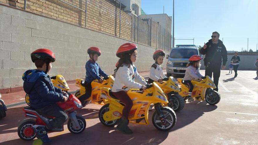 La Policía Local inicia en un colegio rural la campaña de educación vial